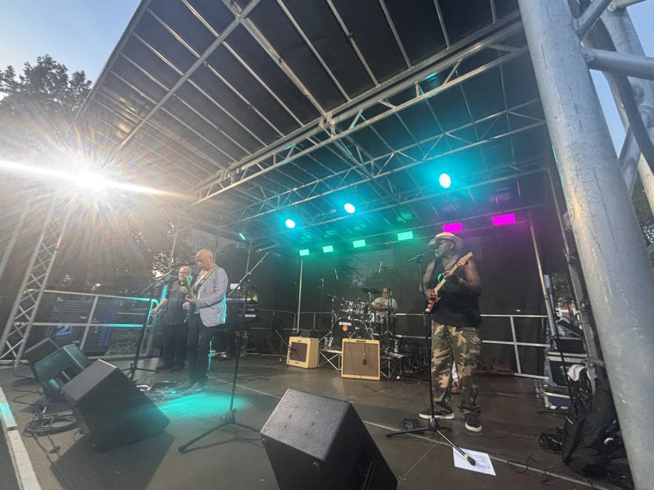 Burton outdoor Stage companies 
